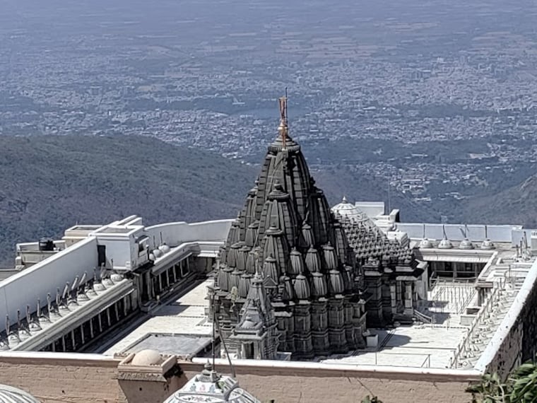 Junagadh_Neminath Temple_3